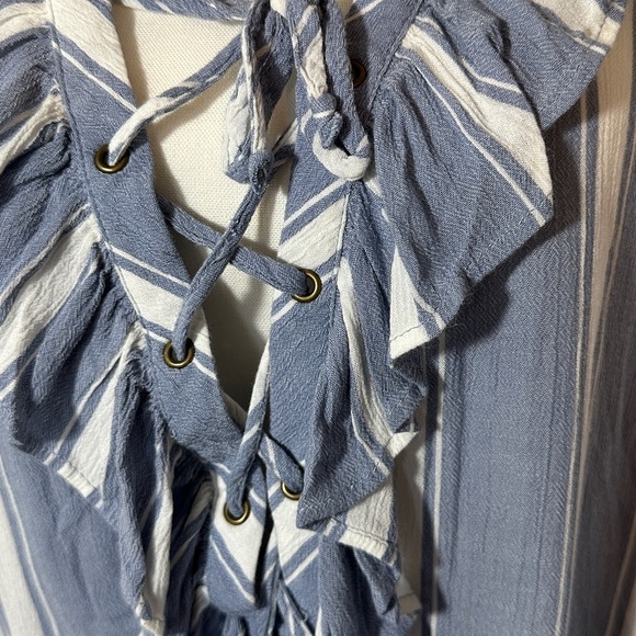 American Eagle top. - Picture 3 of 9